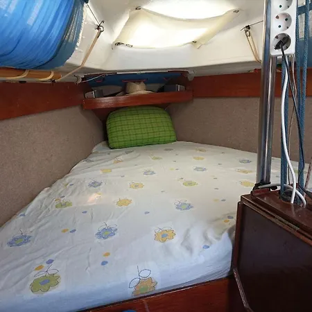 Lanza Boat 船上ホテル アレシフェ