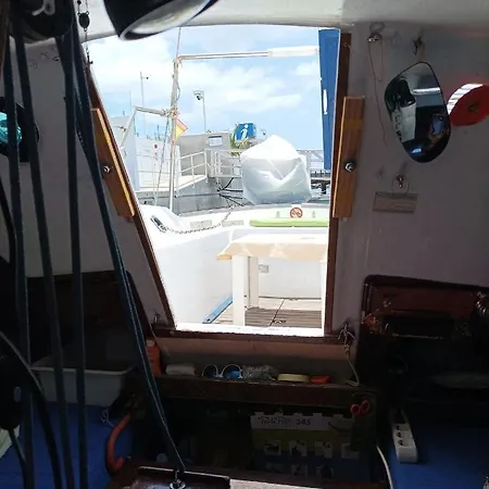 Úszó hotel Lanza Boat Arrecife